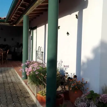 Bed & Breakfast Quinta Dos Passarinhos Caldas Da Rainha